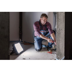 Projecteur LED portable IP65 DINORA 8000 - BRENNENSTUHL