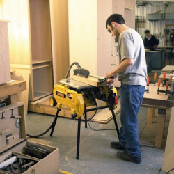 Scie à table et à onglets radiale retournable filaire 2000W D27107 - DEWALT