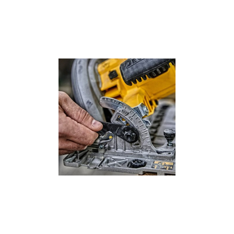 Scie circulaire filaire 1600W 190 mm 61 mm DWE576K-QS - DEWALT