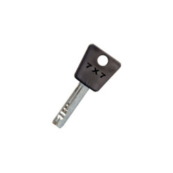 Clé MUL-T-LOCK 7x7 sur numéro
